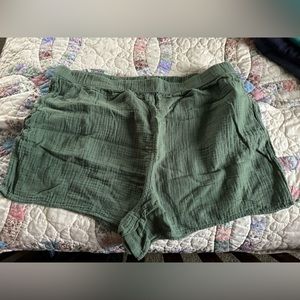 Universal Thread shorts